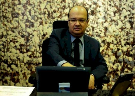 Maquinários agrícolas entregues pelo Estado atende pedido de Barbosinha em 15 municípios