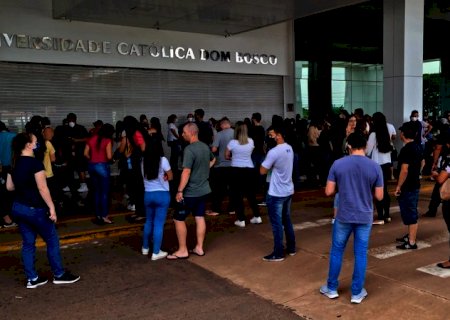 Concurso da Polícia Civil neste domingo teve candidato 1 hora antes da abertura dos portões