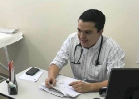 Médico alega que revidou arranhão, mas juíza o mantém preso por violência doméstica