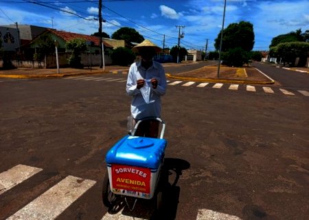 Moradora de Caarapó se sensibiliza com atitude de vendedor de picolé de 64 anos