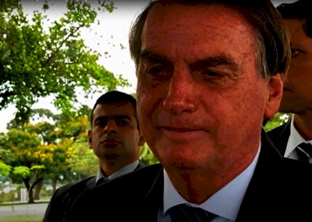Bolsonaro afirma que até 12 ministros podem sair dos cargos
