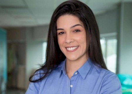 Renata Silveira é 1ª mulher a narrar um jogo de futebol na Globo