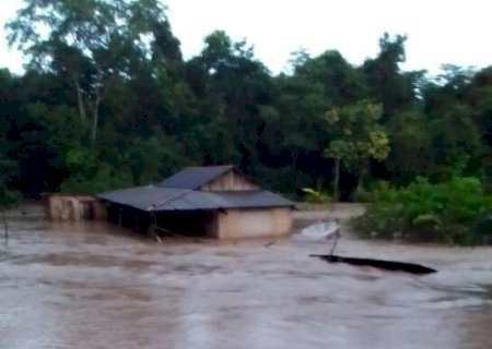 Chuva destr&oacute;i oito pontes e propriedade rural &eacute; tomada pelo rio Coxim