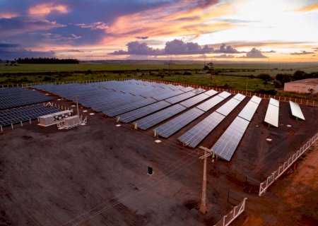 Sicredi Centro-Sul MS inaugura usina solar fotovoltaica para gerar energia para as 43 agências