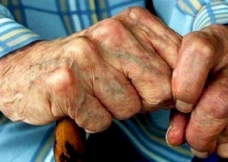 Idoso seria mantido em cárcere privado, entre fezes e urina em MS, diz denúncia