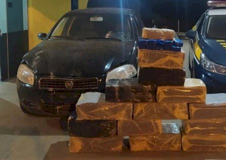 Carro roubado com placa de Itaporã é apreendido pela PRF com 313 quilos de maconha
