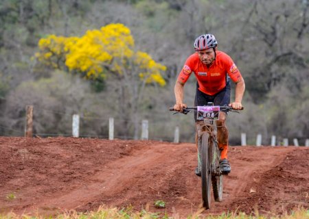 Ciclista Rio-brilhantense pedala 400km para arrecadar brinquedos e doar para crianças