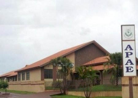 APAE de Itaporã recebe veículo por meio de emenda de Gerson Claro