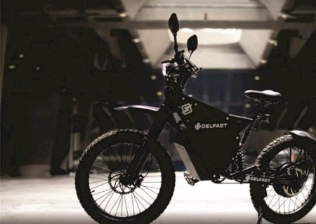 Bicicleta elétrica de marca ucraniana tem autonomia de mais de 300 km e atinge 80 km/h