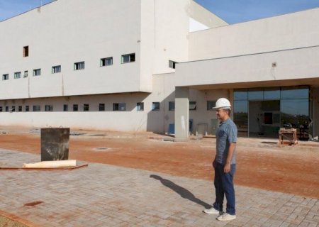 Marçal pede agilidade em obras do Hospital Regional para zerar fila de pacientes