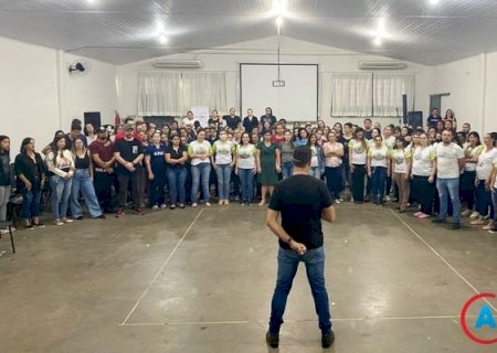 Profissionais da educação de Amambai estão participando de curso sobre Inteligência Emocional