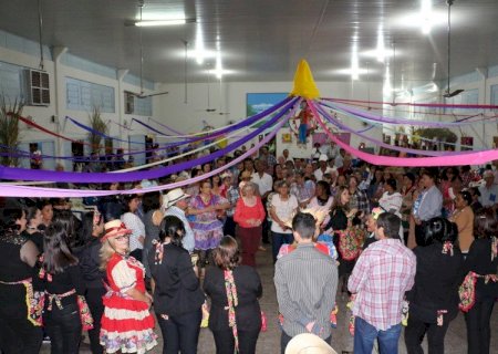 Bailão marca o Arraia da 3ª Idade em Itaporã