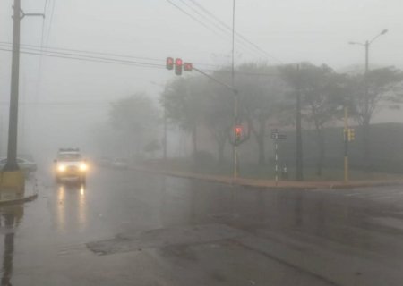Neblina cobre Ponta Porã e Defesa Civil faz alerta para tempestades e nova onda de frio