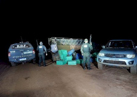 Camioneta e barco com cigarros contrabandeados são apreendidos pelo DOF