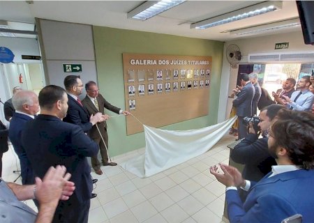 TJ entrega Galeria de Juízes em Maracaju e Rio Brilhante e servidores são homenageados
