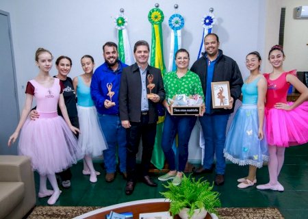 Prefeito Marcos Calderan amplia investimento e apoio ao setor cultural de Maracaju