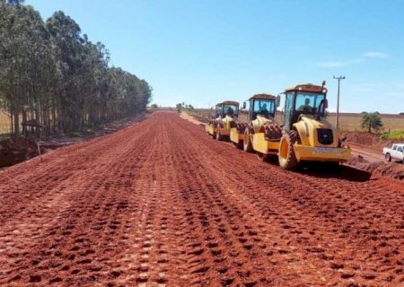 Obra de pavimentação entre a Cabeceira do Apa e Copo Sujo vai chegar a 21 km de asfalto concluído
