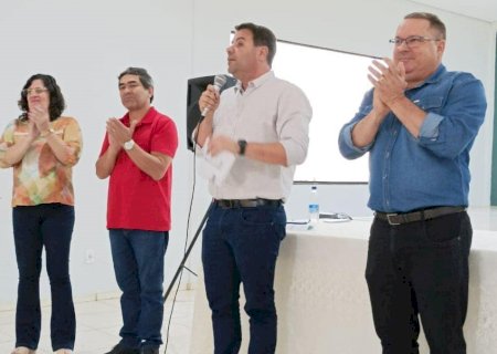 Prefeito de Caarapó se reúne com professores e anuncia novo reajuste salarial para a categoria