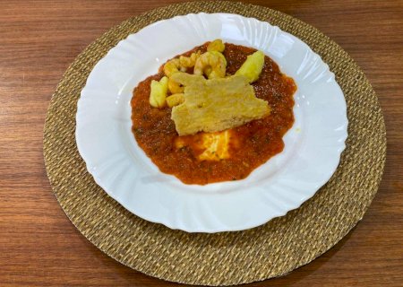 Receita para o almoço: veja como preparar um nhoque de camarão com mix de batatas