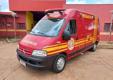 Trabalhador de 20 anos é encaminhado ao hospital após cair de construção