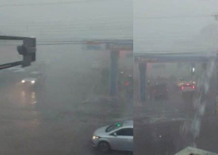 Com ventos de 86 km/h, tempestade assusta moradores em Corumbá