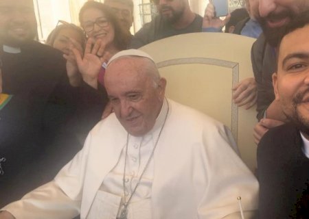 Padre Cristiano de Caarapó vai ao Vaticano e recebe a benção do Papa Francisco