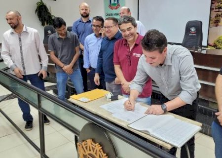Profissionais da educação municipal de Caarapó ganham abono de R$ 700 por avanço no Ideb