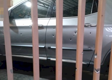 Morador de Itaporã tem carro alvejado por pelo menos 20 disparos de arma de fogo