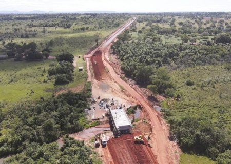 Em pavimentação, ‘Estrada do 21’ tem 11 pontes de concreto concluídas em Bonito