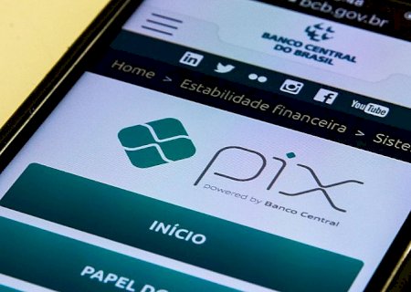 Aneel obriga distribuidoras a oferecer Pix para pagar contas de luz