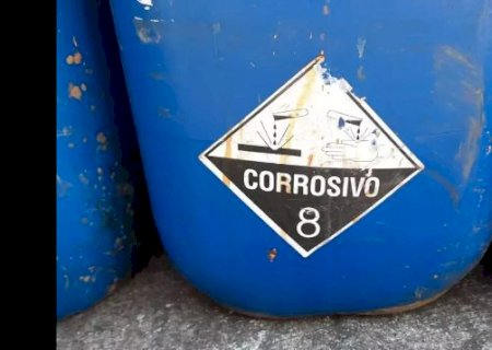 Homem &eacute; preso por transportar 900 kg de agrot&oacute;xicos ilegais em Maracaju