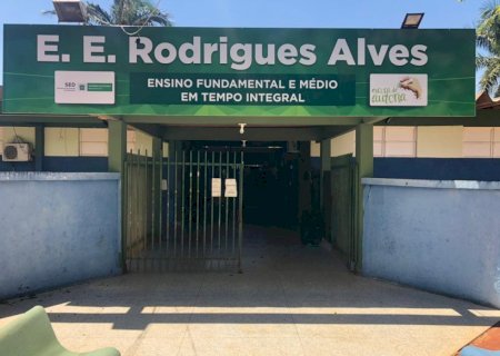 Escola Rodrigues Alves recebe prêmio do Prefeito Marcos Pacco por Natal Sustentável 