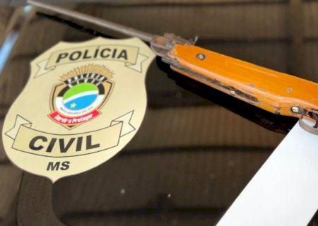 Vítima de violência, mulher denuncia marido por porte porte ilegal de arma