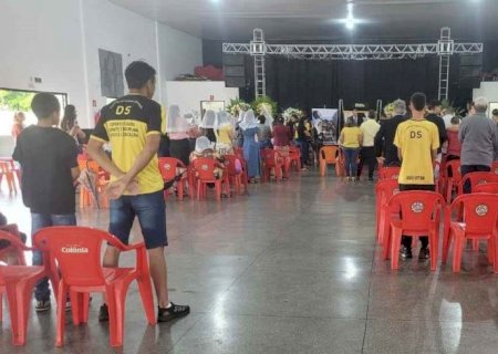 Sepultamento de adolescente morto por dengue hemorrágica gera comoção em Dourados