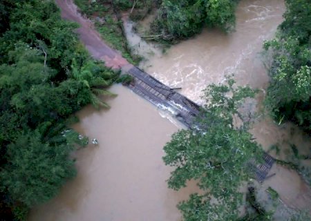Na divisa de Porto Murtinho com Jardim, ponte sobre o Rio Perdido passa por reparos emergenciais