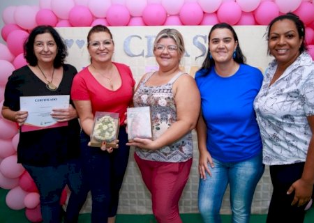 Prefeitura de Maracaju realiza curso de ovos de páscoa para mulheres atendidas pela Assistência Social