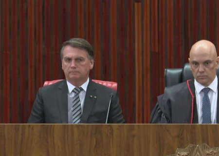 Moraes diz que Bolsonaro 'extrapolou' e nega recurso contra multa aplicada após reunião com embaixadores no Alvorada