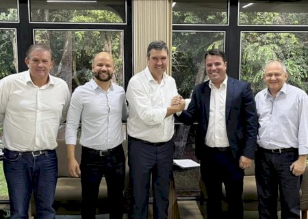 Prefeito de Caarapó se reúne com governador de MS e apresenta demandas do município