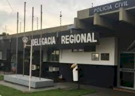 Homem é largado em frente a hospital por desconhecido após ser esfaqueado na cabeça