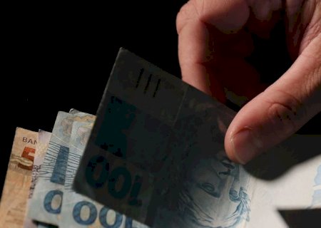 Governo antecipa para maio o pagamento do 13º de beneficiários do INSS