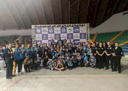 Com árbitra caarapoense no Campeonato Brasileiro de Kickboxing em Curitiba, MS conquista 18 medalhas de ouro