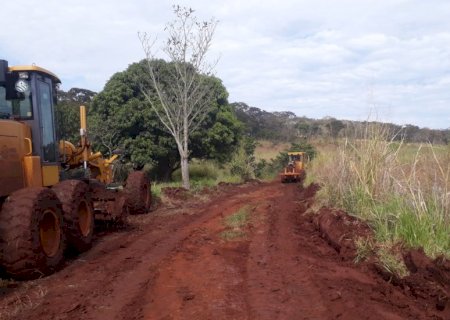 Prefeitura de Itaporã realiza melhorais nas estradas da reserva indígena