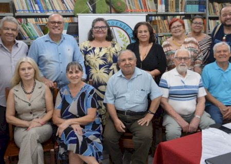 Academia Douradense de Letras elege nova diretoria e empossa membros