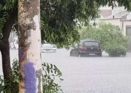 Chuva intensa causa alagamentos em Corumb&aacute; e revive apreens&atilde;o da popula&ccedil;&atilde;o