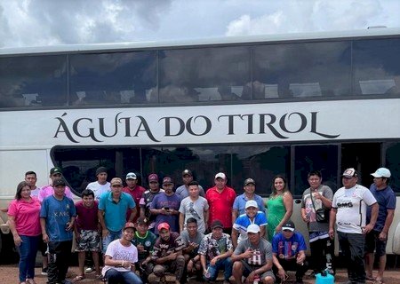 Trabalhadores indígenas embarcaram para a colheita da maçã no RS