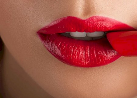 Confira 4 dicas para deixar os lábios mais hidratados e bonitos