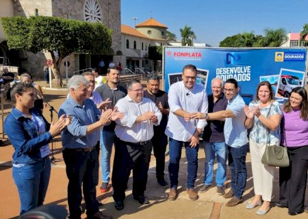 Secretaria de Saúde ganha frota de 21 veículos em Dourados