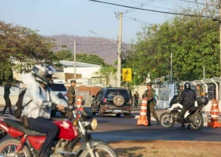 Lula chega &agrave;s 10h no Pantanal, onde vento gelado contrasta com fogo