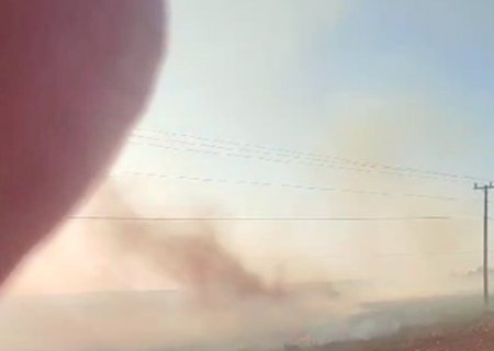 Itaporã: Fogo em Palhada de Milho Mobiliza Agricultores no Distrito de Montese (Vídeo)
