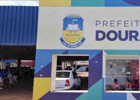 Dourados antecipa salários de julho e metade do 13° dos servidores municipais